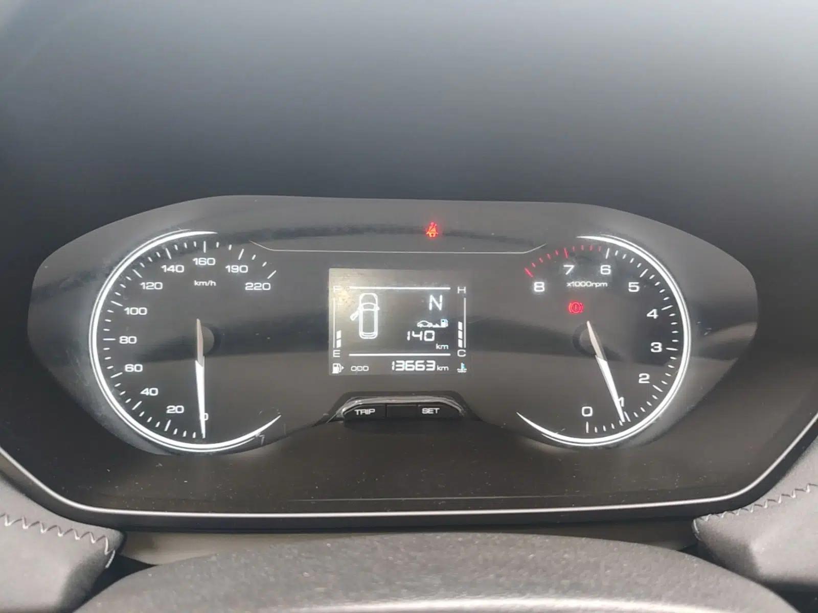 Wuling Alvez 2022 1.5L Manual Comfort Version — миниатюра 19
