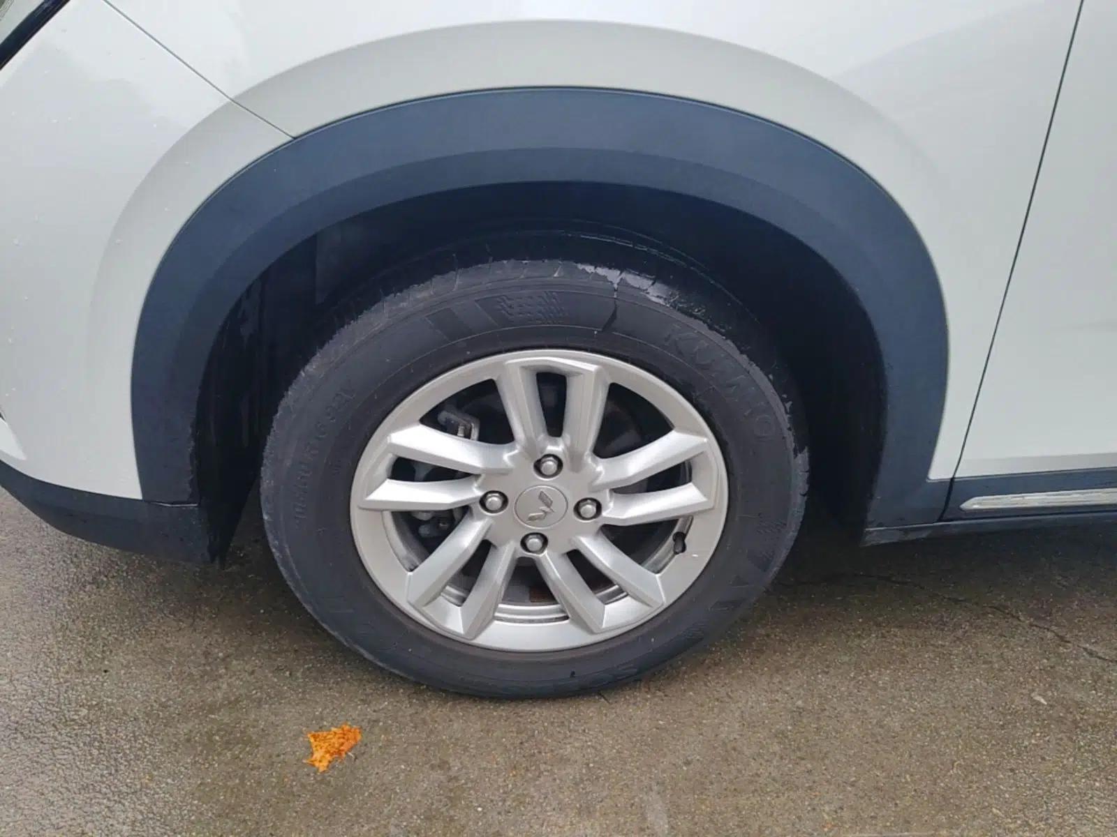 Wuling Alvez 2022 1.5L Manual Comfort Version — миниатюра 10