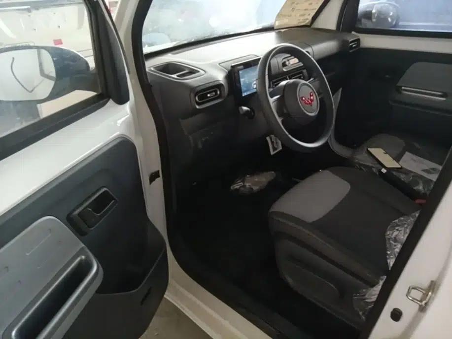 Wuling Zhiguang New Energy 2025 Model 305km Ambitious Edition — миниатюра 18