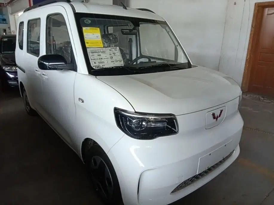 Wuling Zhiguang New Energy 2025 Model 305km Ambitious Edition — миниатюра 3