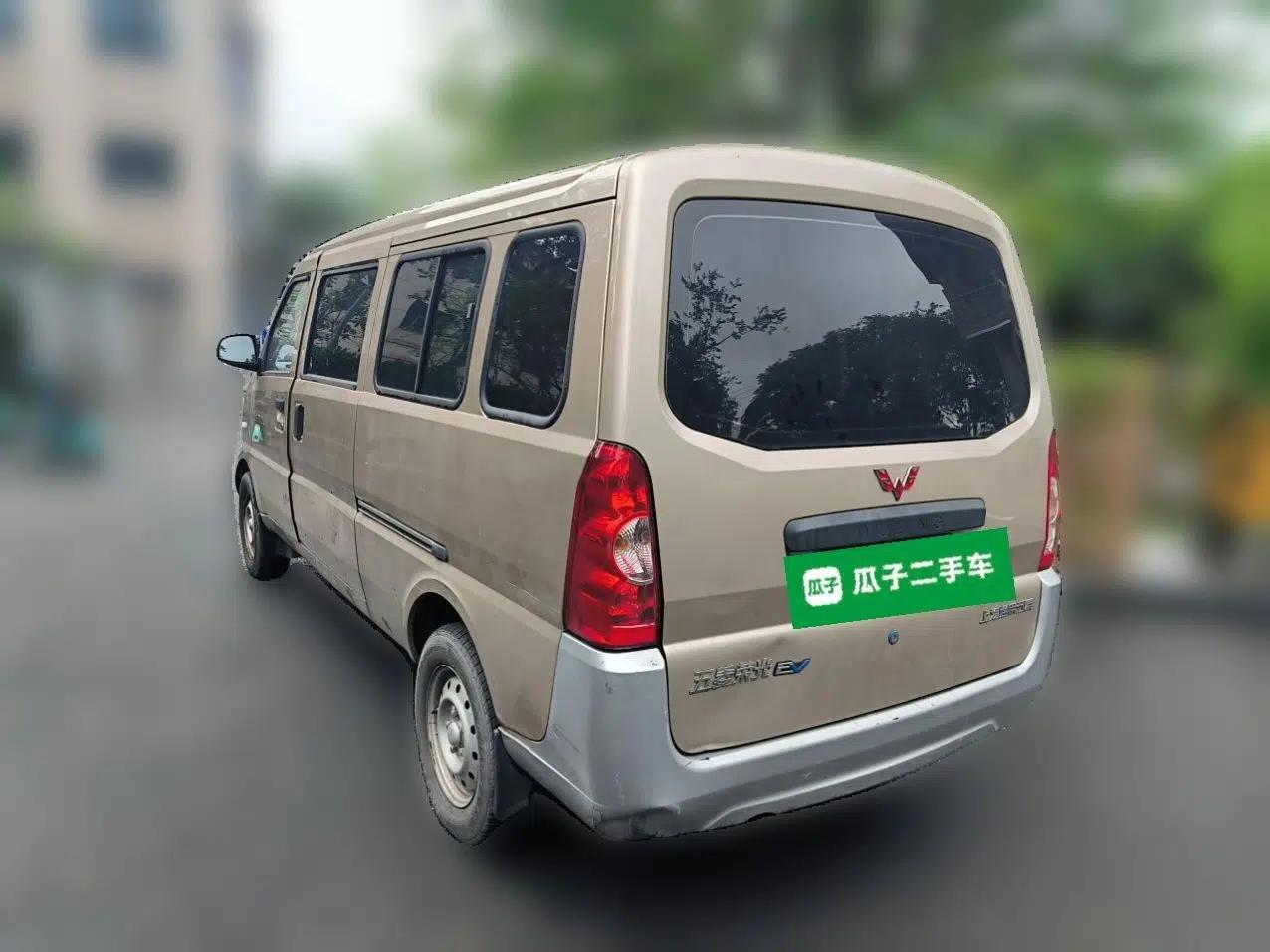 Wuling Rongguang EV 2022 Basic Passenger Bus Powered by Penghui Battery — миниатюра 4