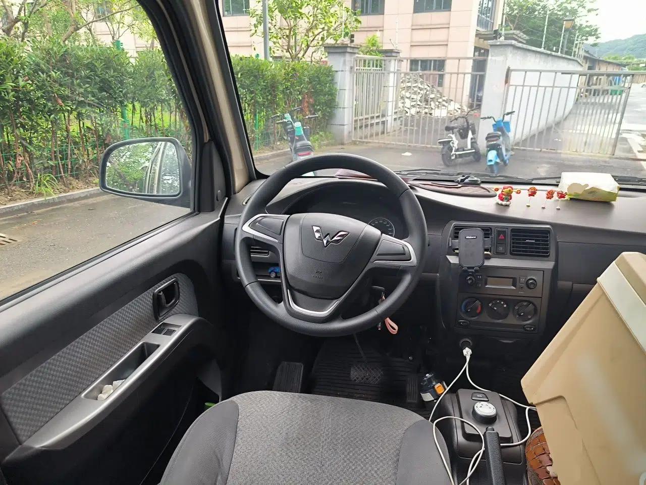 Wuling Rongguang EV 2022 Basic Passenger Bus Powered by Penghui Battery — миниатюра 10