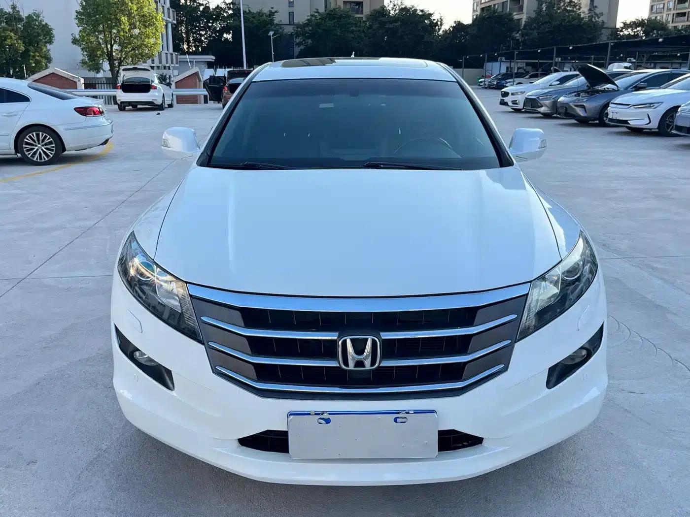 Crosstour 2012 2.4L Luxury Edition — миниатюра 2