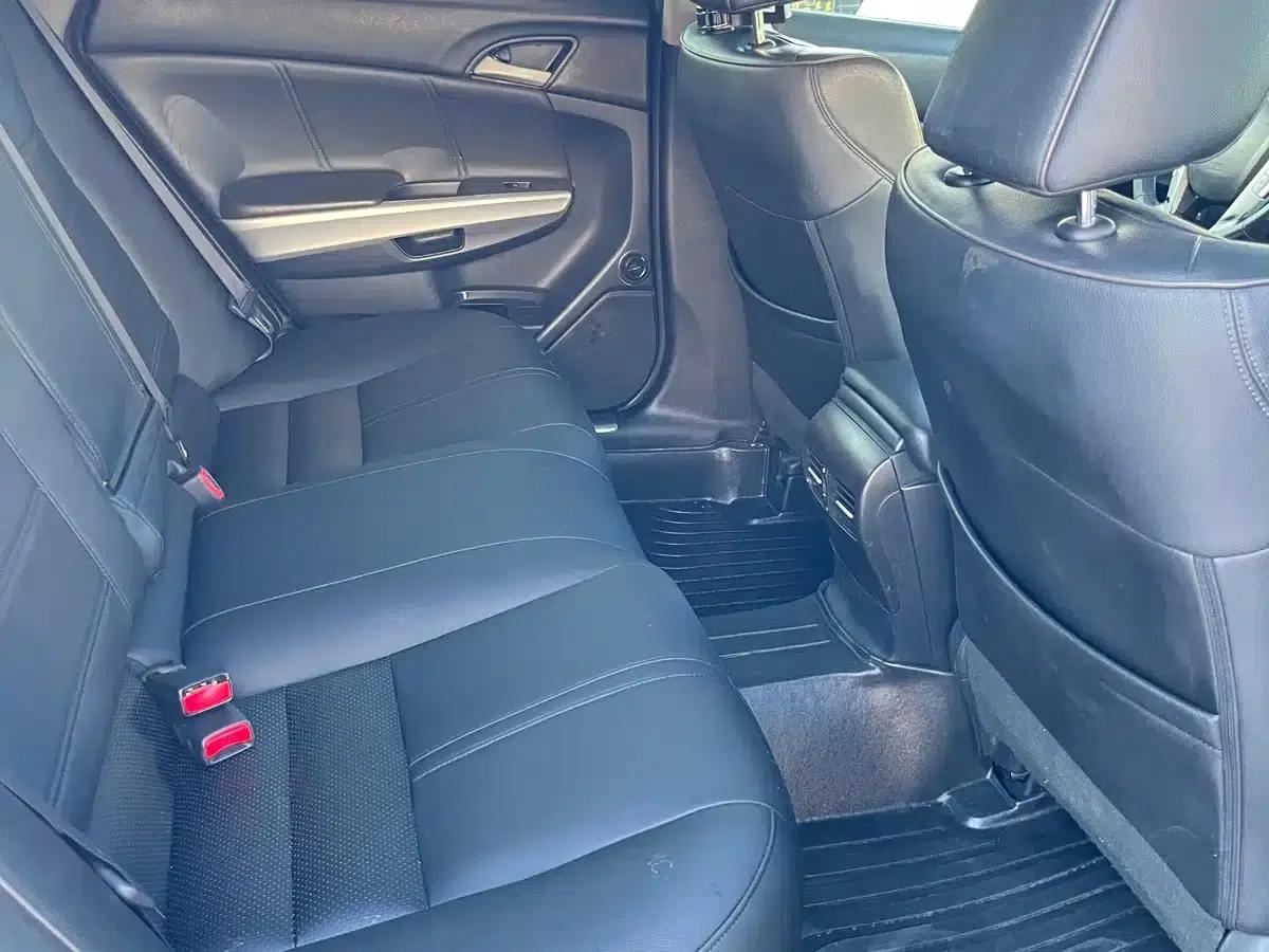 Crosstour 2012 2.4L Luxury Edition — миниатюра 9