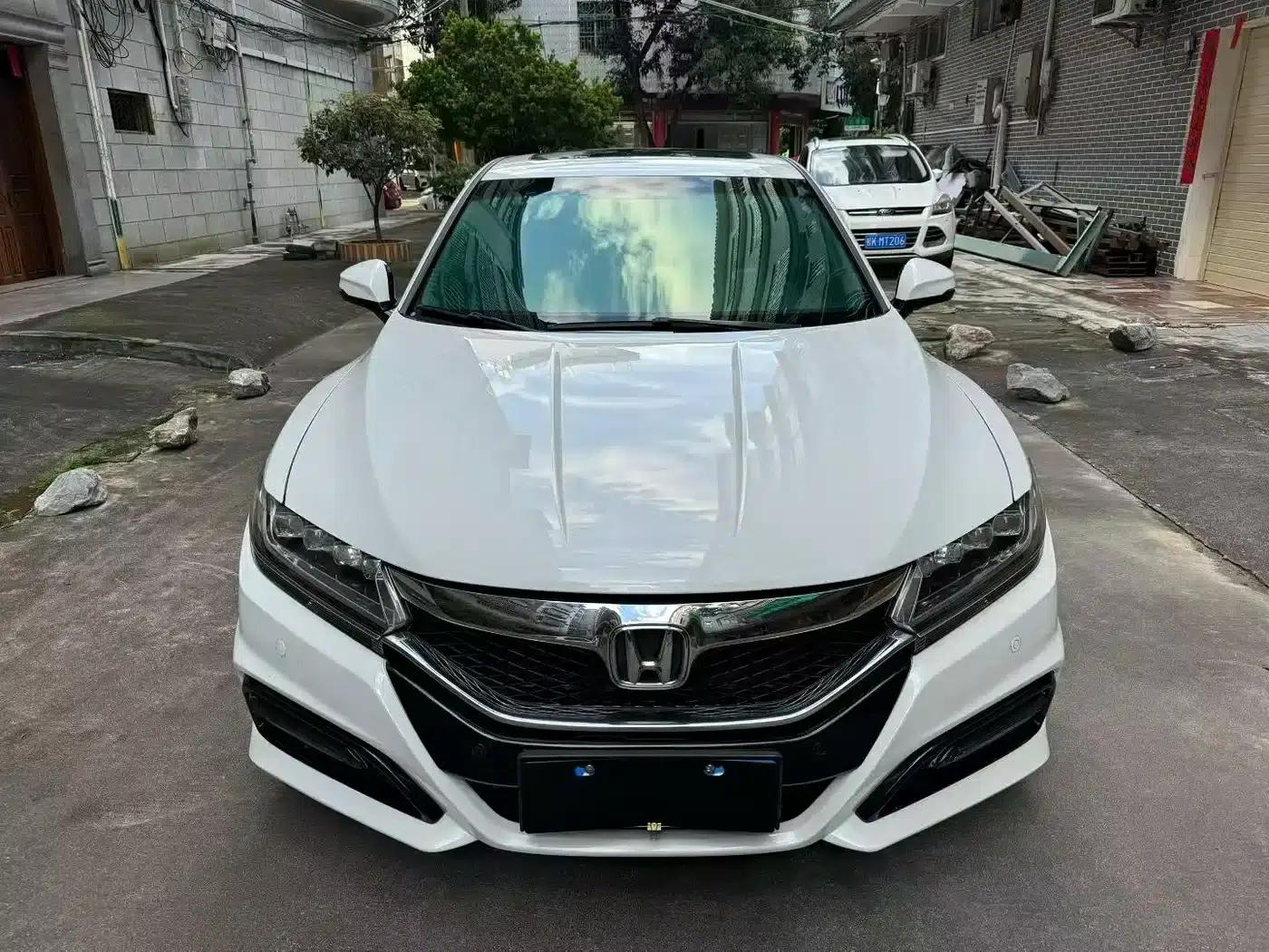 Spirior 2015 2.4L Premium Edition — миниатюра 2