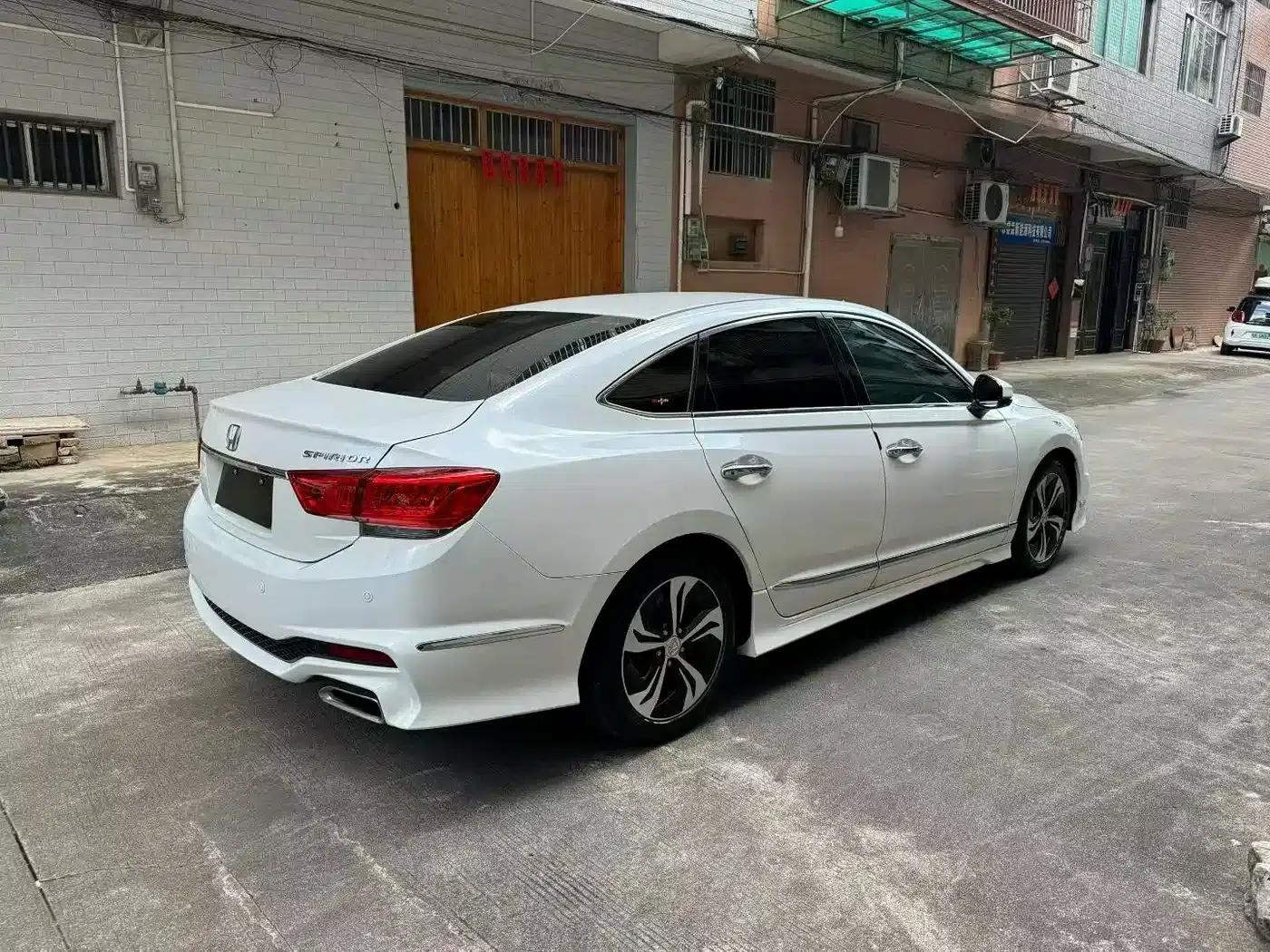 Spirior 2015 2.4L Premium Edition — миниатюра 5