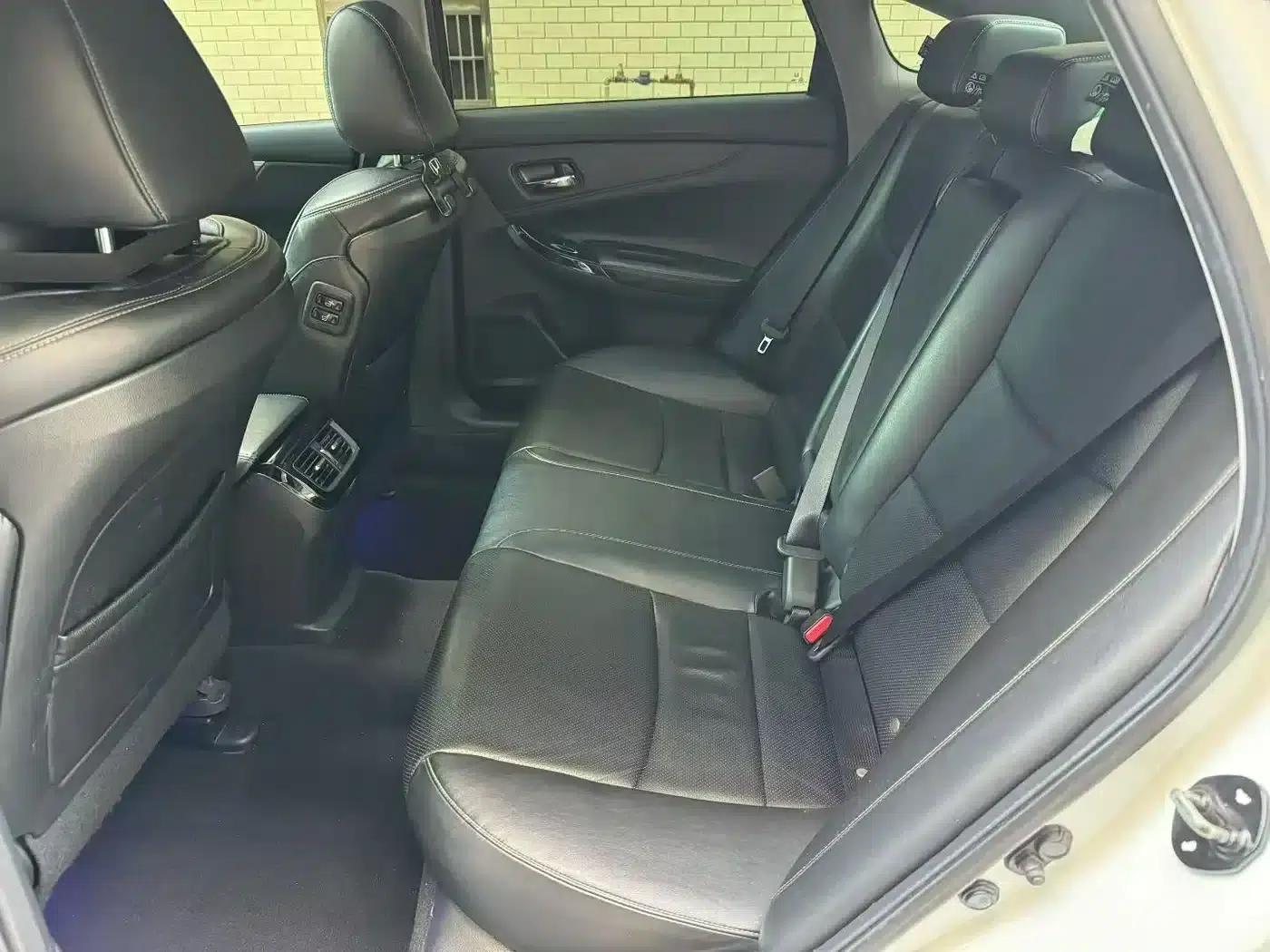 Spirior 2015 2.4L Premium Edition — миниатюра 9
