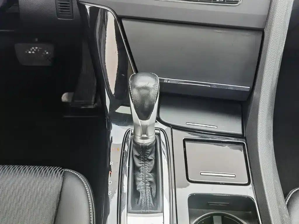 Spirior 2015 2.0L Premium Edition — миниатюра 13