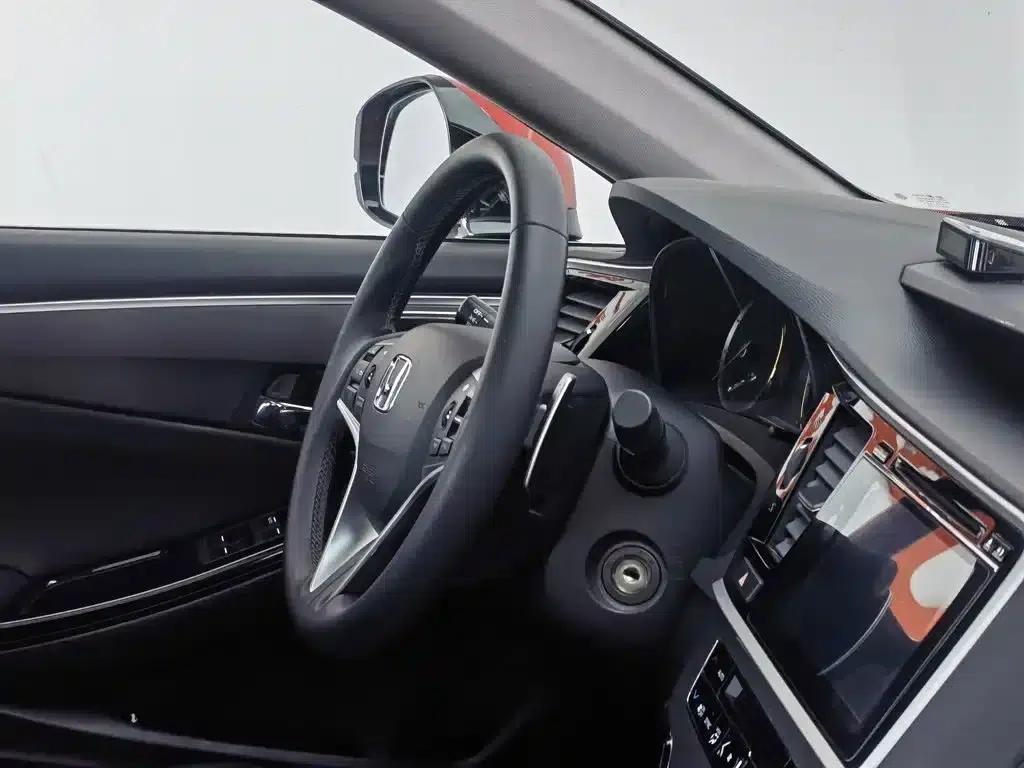 Spirior 2015 2.0L Premium Edition — миниатюра 22