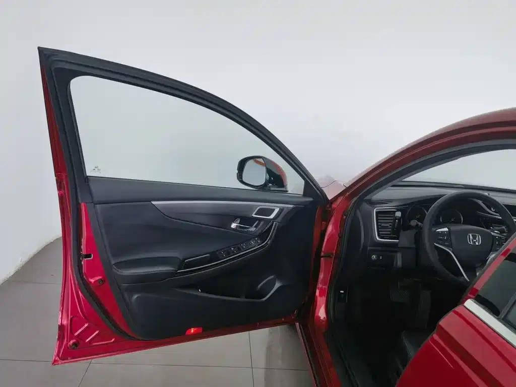 Spirior 2015 2.0L Premium Edition — миниатюра 8