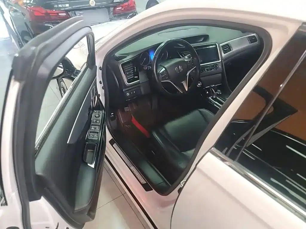 Spirior 2015 2.4L Premium Edition — миниатюра 16