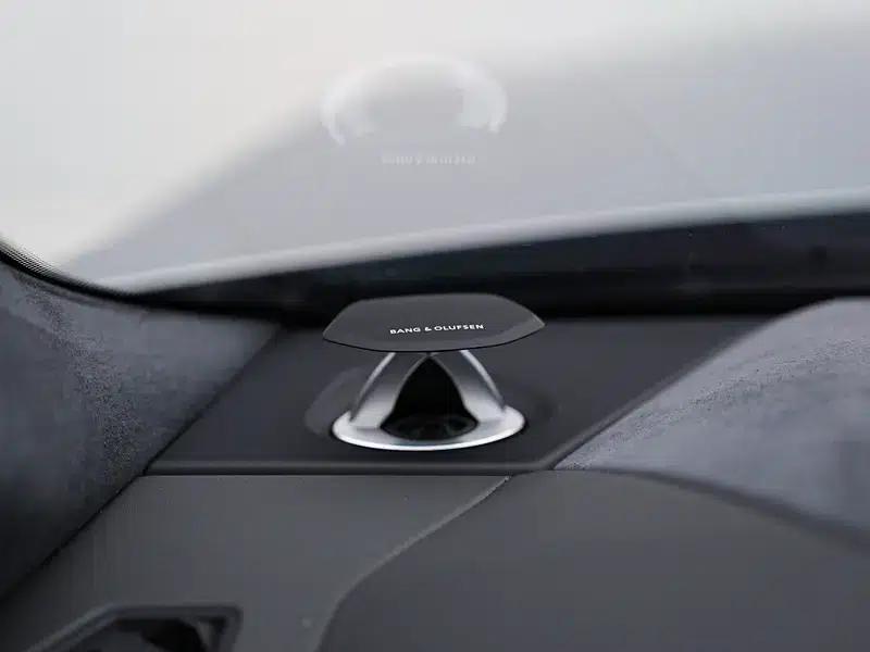 2025 Urus SE 4.0T Standard Edition — миниатюра 12