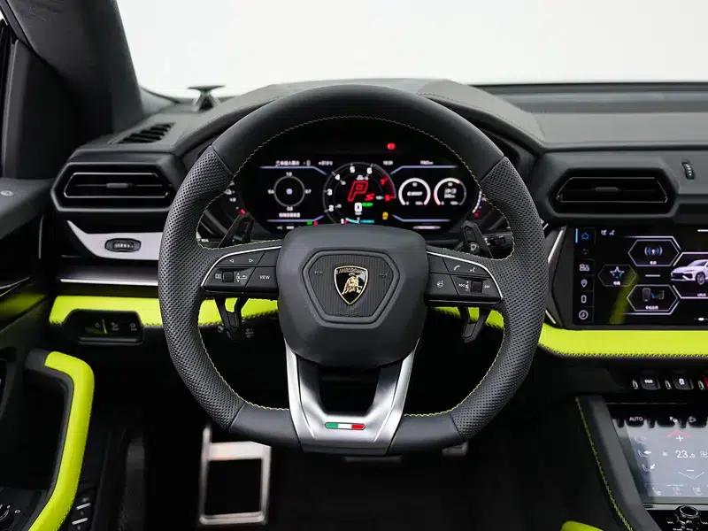 2025 Urus SE 4.0T Standard Edition — миниатюра 15