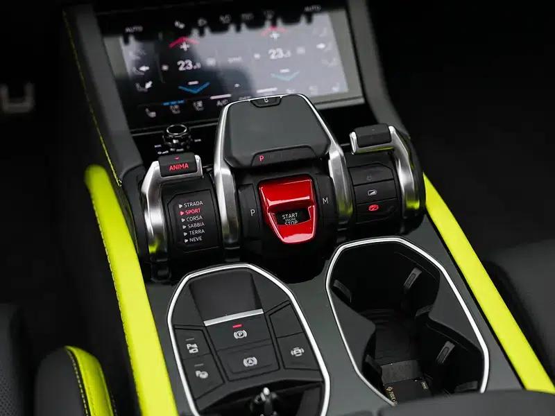 2025 Urus SE 4.0T Standard Edition — миниатюра 16