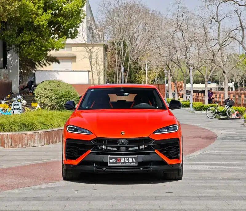 2025 Urus SE 4.0T Standard Edition — миниатюра 2
