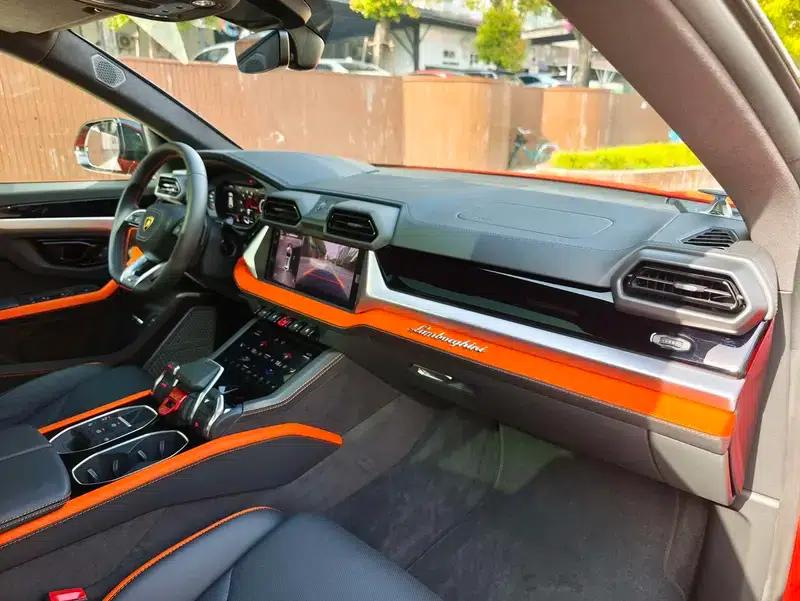 2025 Urus SE 4.0T Standard Edition — миниатюра 14