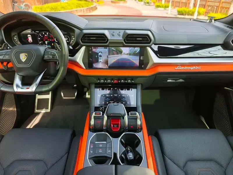 2025 Urus SE 4.0T Standard Edition — миниатюра 18
