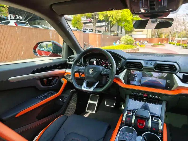 2025 Urus SE 4.0T Standard Edition — миниатюра 19
