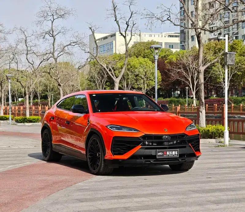 2025 Urus SE 4.0T Standard Edition — миниатюра 3