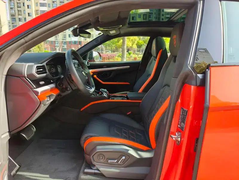 2025 Urus SE 4.0T Standard Edition — миниатюра 21