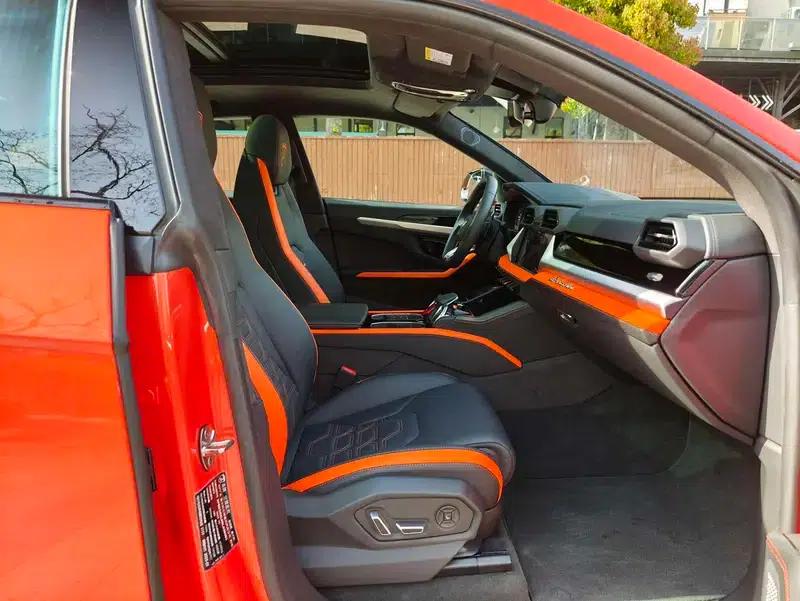 2025 Urus SE 4.0T Standard Edition — миниатюра 25