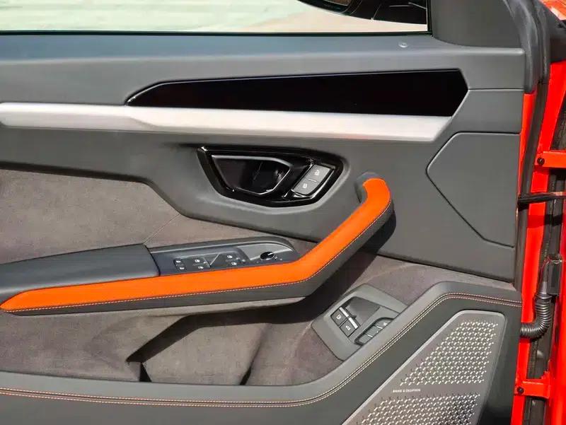 2025 Urus SE 4.0T Standard Edition — миниатюра 9