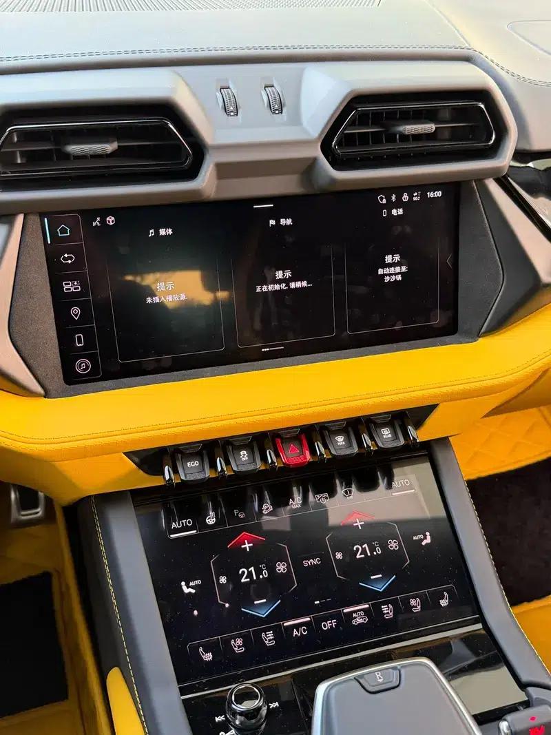 2025 Urus SE 4.0T Standard Edition — миниатюра 10
