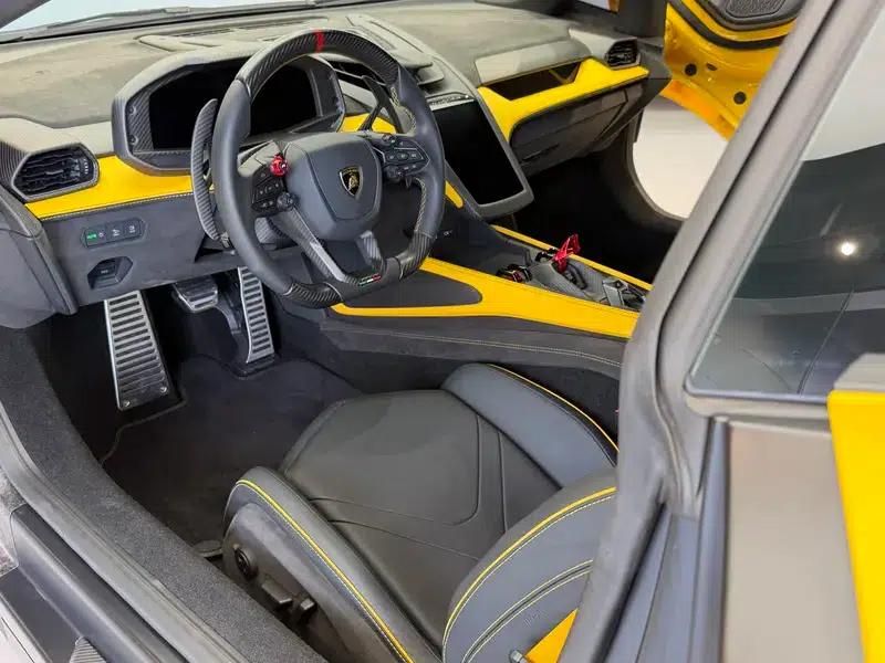 2023 Revuelto Standard Model — миниатюра 7