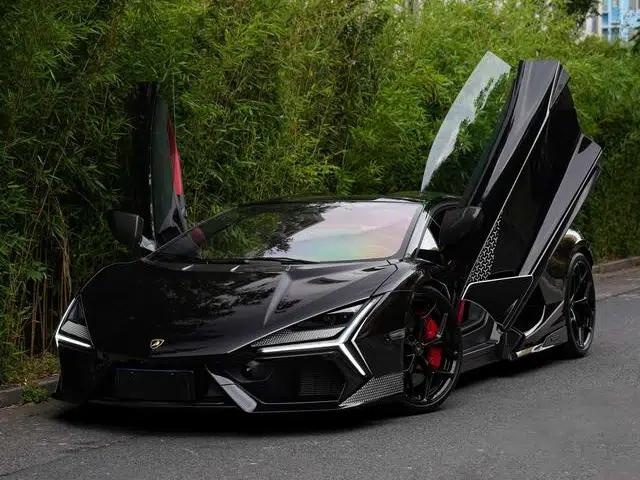 2023 Revuelto Standard Model