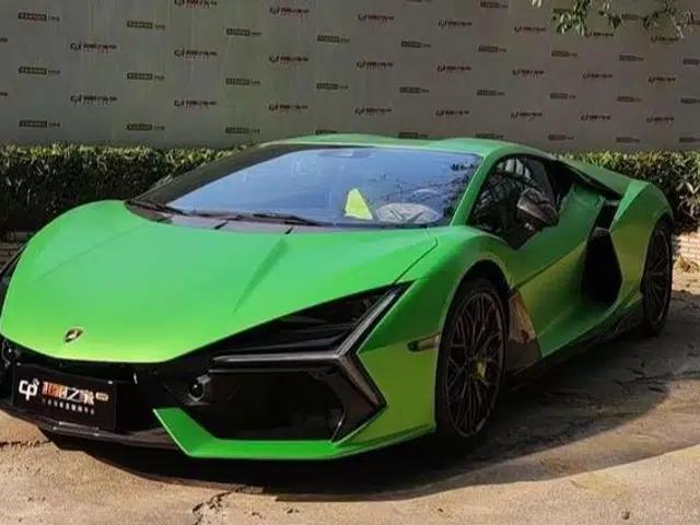 2023 Revuelto Standard Model