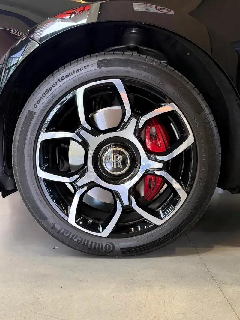 2024 Cullinan, four-seater version — миниатюра 11