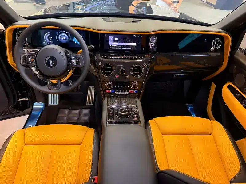 2024 Cullinan, four-seater version — миниатюра 12