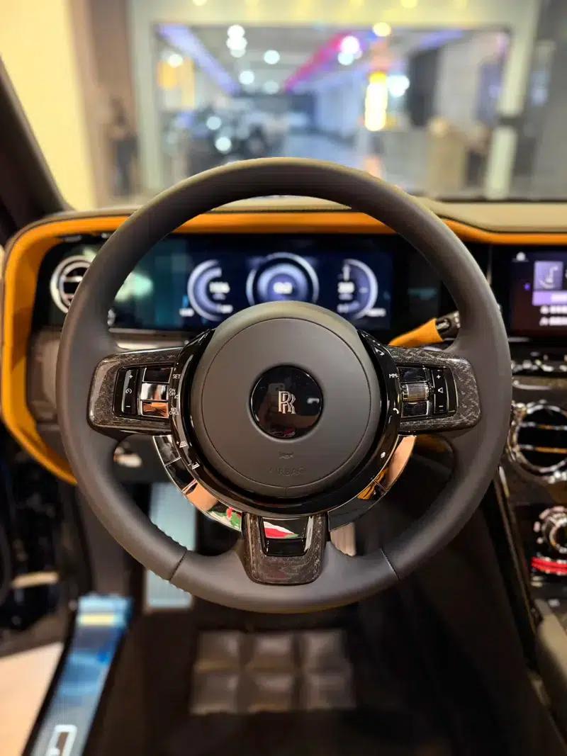 2024 Cullinan, four-seater version — миниатюра 15