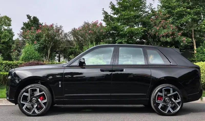 2025 Cullinan Series II Black Badge Disruptor — миниатюра 3