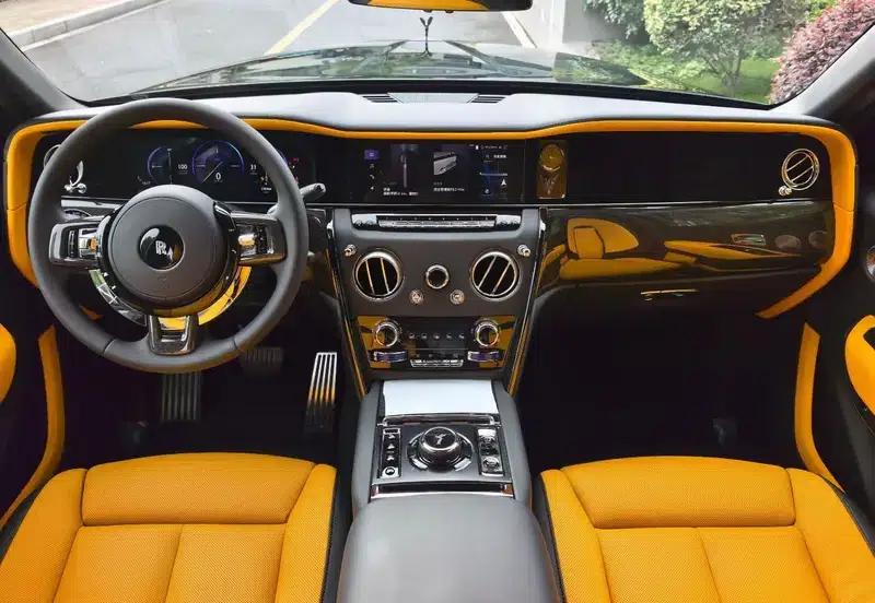 2025 Cullinan Series II Black Badge Disruptor — миниатюра 6