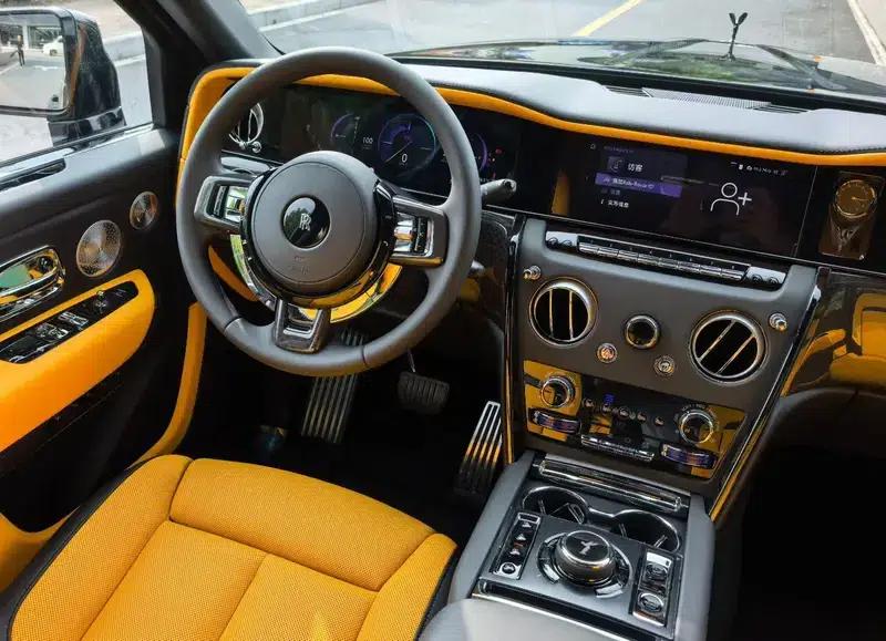 2025 Cullinan Series II Black Badge Disruptor — миниатюра 7