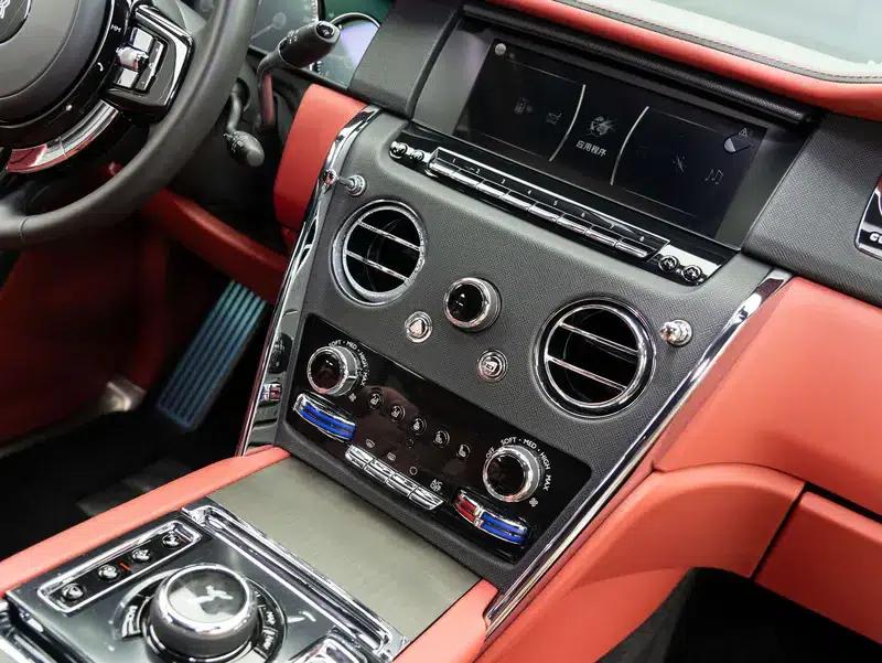 2018 Cullinan, four-seater version — миниатюра 20