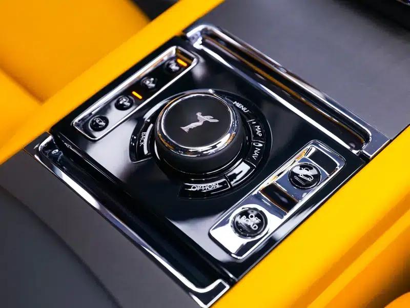 2022 Cullinan 6.7T Automatic AWD 4-seater — миниатюра 19