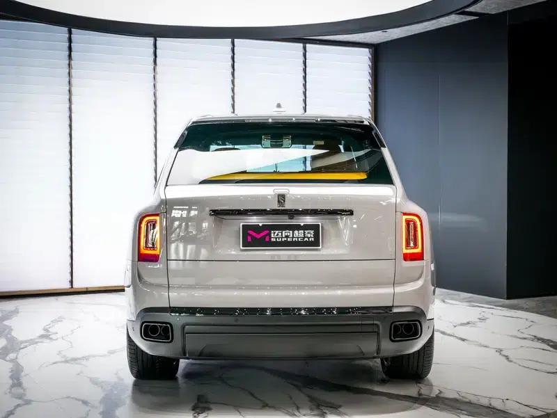 2022 Cullinan 6.7T Automatic AWD 4-seater — миниатюра 3