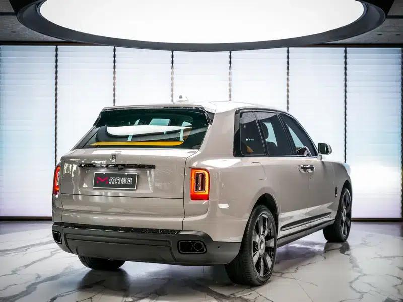 2022 Cullinan 6.7T Automatic AWD 4-seater — миниатюра 4