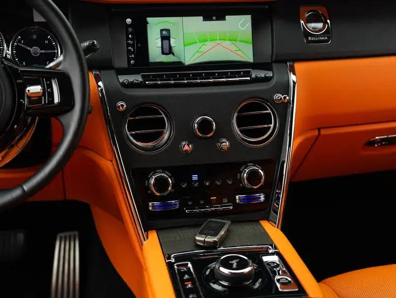 2022 Cullinan 6.7T Automatic AWD 4-seater — миниатюра 12