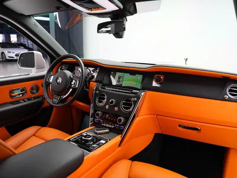 2022 Cullinan 6.7T Automatic AWD 4-seater — миниатюра 20