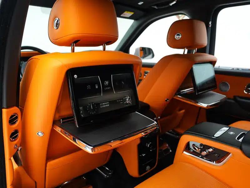2022 Cullinan 6.7T Automatic AWD 4-seater — миниатюра 21
