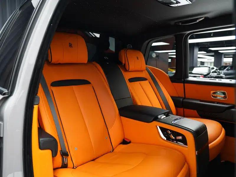 2022 Cullinan 6.7T Automatic AWD 4-seater — миниатюра 25