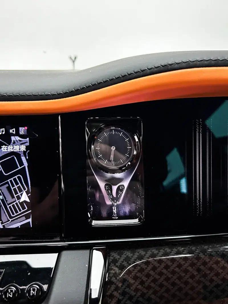 2025 Cullinan Series II Black Badge Disruptor — миниатюра 11