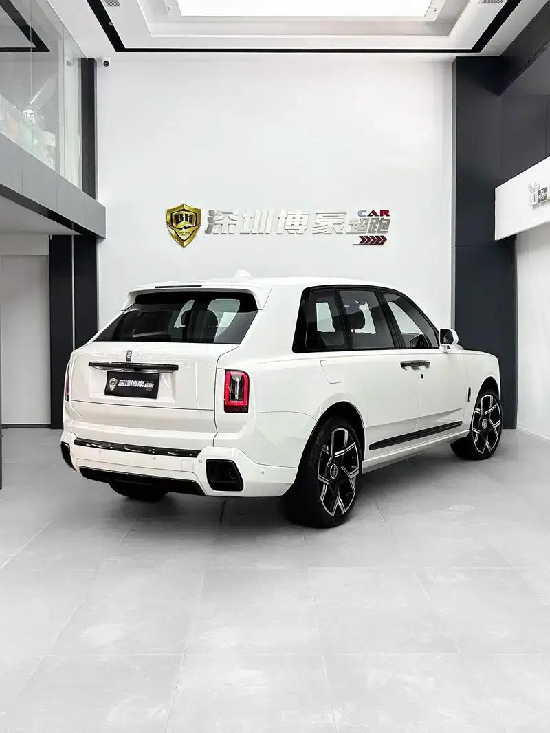 2025 Cullinan Series II Black Badge Disruptor — миниатюра 4