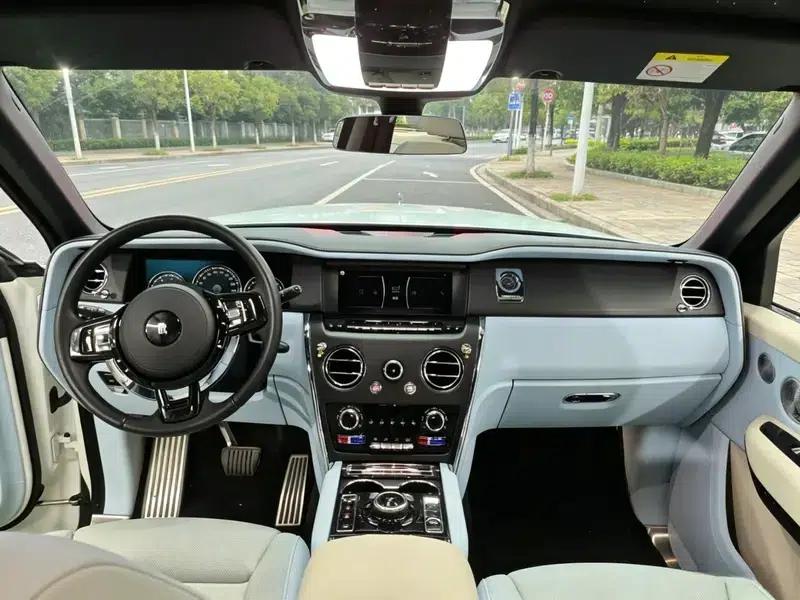 2018 Cullinan, four-seater version — миниатюра 5