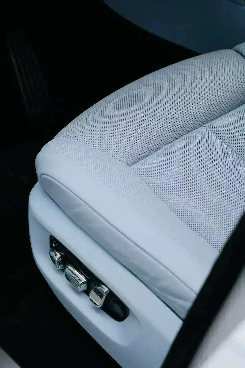 2018 Cullinan, four-seater version — миниатюра 7
