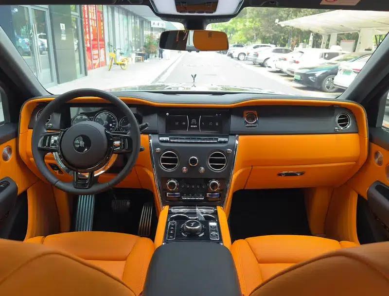 2024 Cullinan, four-seater version — миниатюра 16