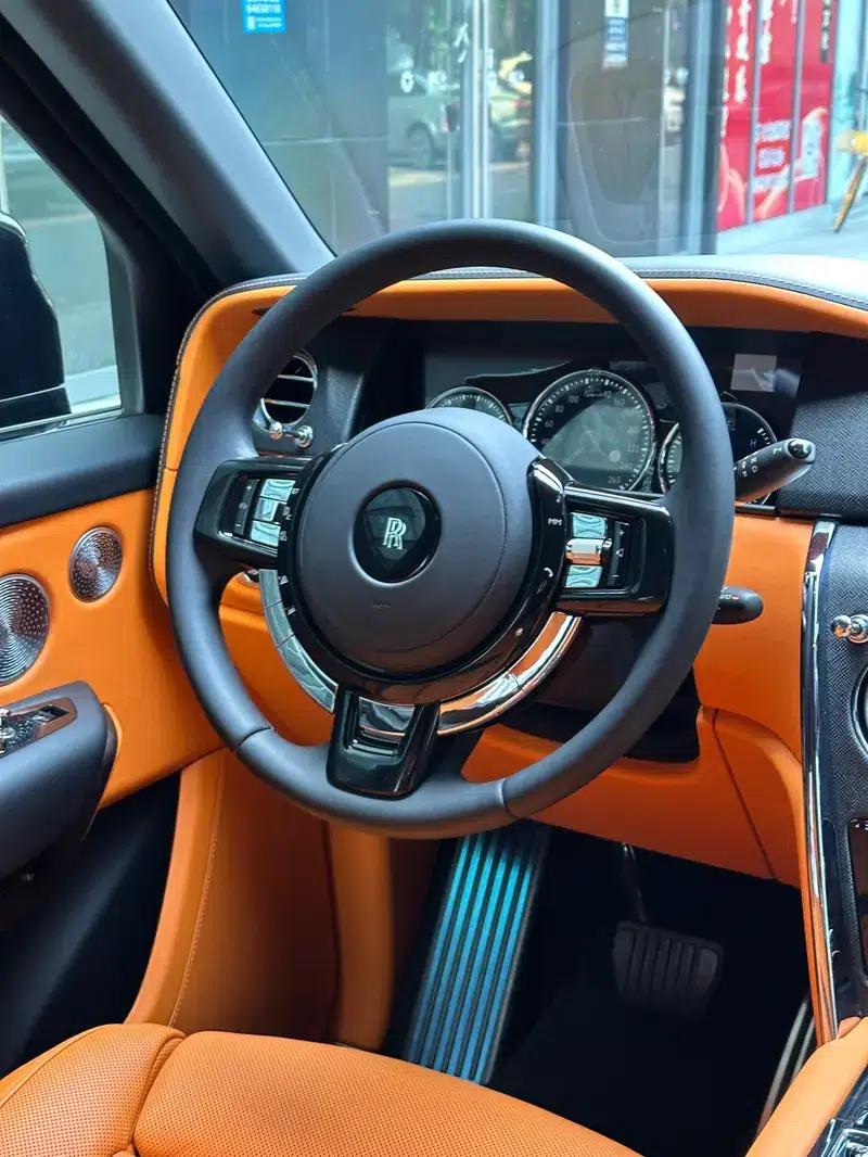 2024 Cullinan, four-seater version — миниатюра 19